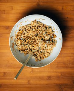 Granola (Knuspermüsli) in wenigen Schritten selber machen - einfach und lecker